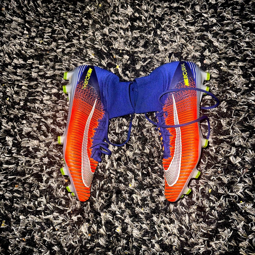 Nike mercurial superfly v flyknit material ACC